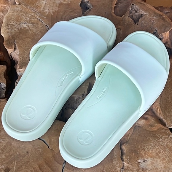 Lululemon Restfeel Slide Recovery Sandals in Kohlrabi Green Size 8 EU 39 - Picture 2 of 16